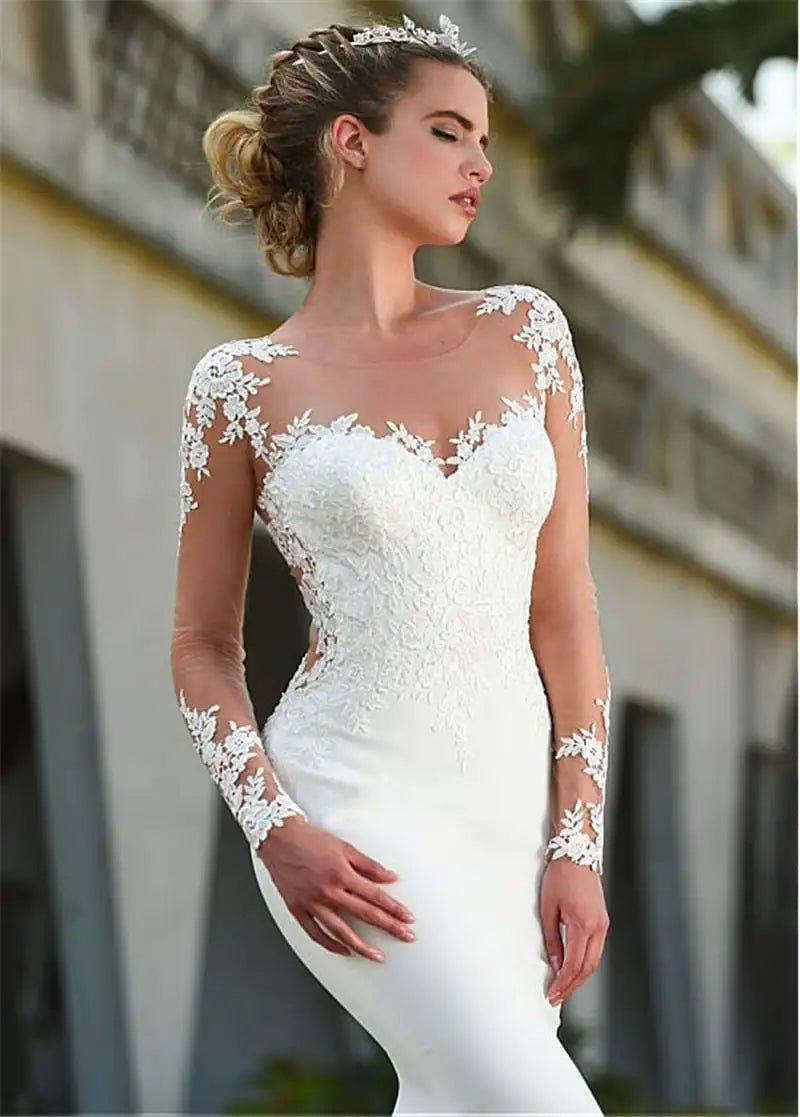 Thin Bride with Tail - Simple Wedding Dress Design